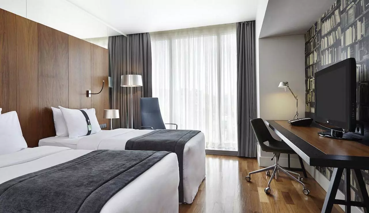 192979HOLIDAYINN_SHABAVIZ (12).jpg